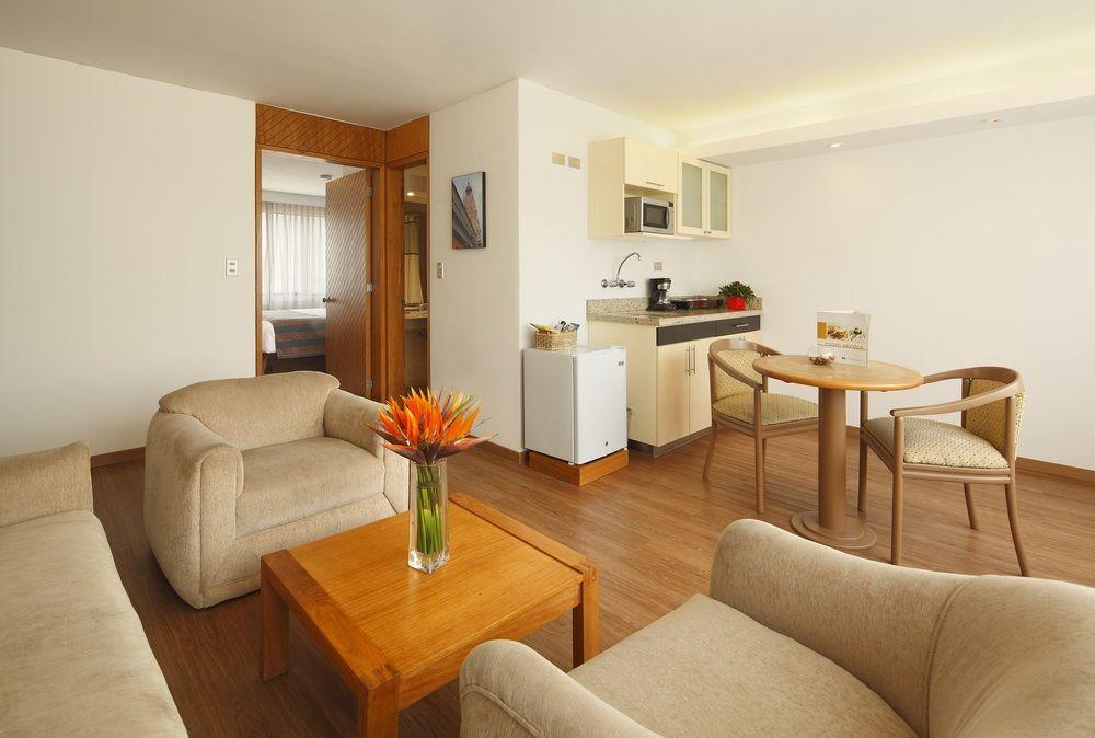 Socialtel Miraflores 3*